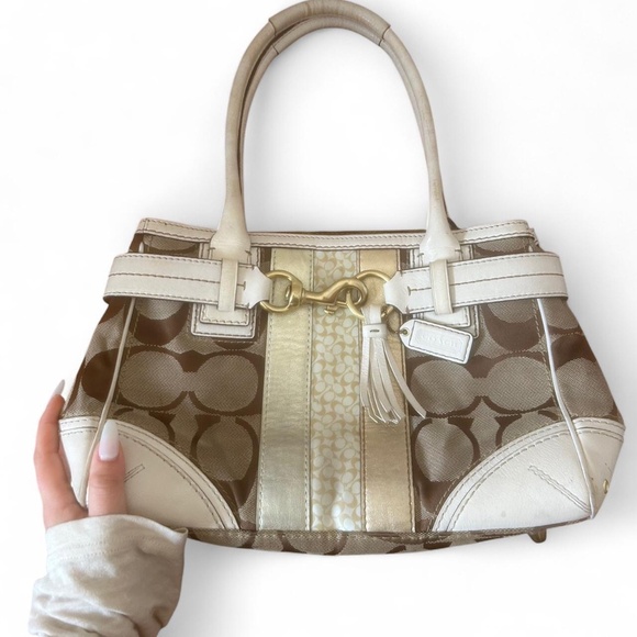 Vintage Coach Purse🤍🤍 - Picture 1 of 4